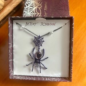 NWT Betsey Johnson - Creepy Crawly
Long Pendant Necklace, Purple Gift Box